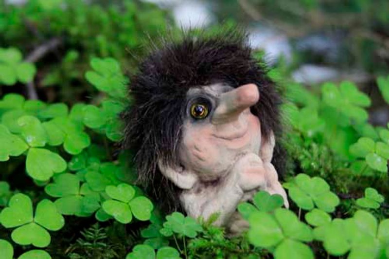 Begging troll (Troll # 078)