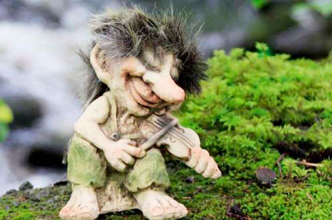 Main Image Troll, fiddler (Troll # 245)