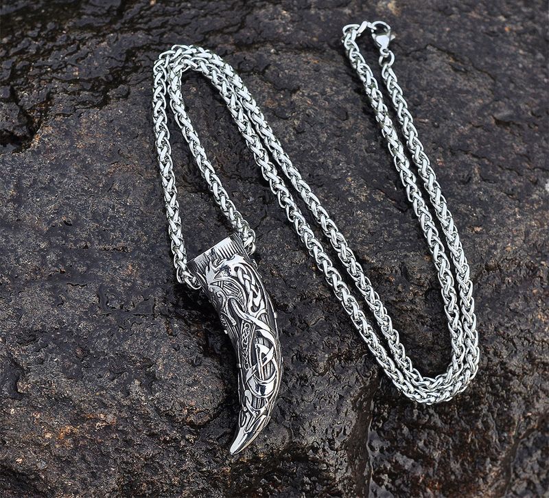Viking necklace, Horn with dragon pattern
